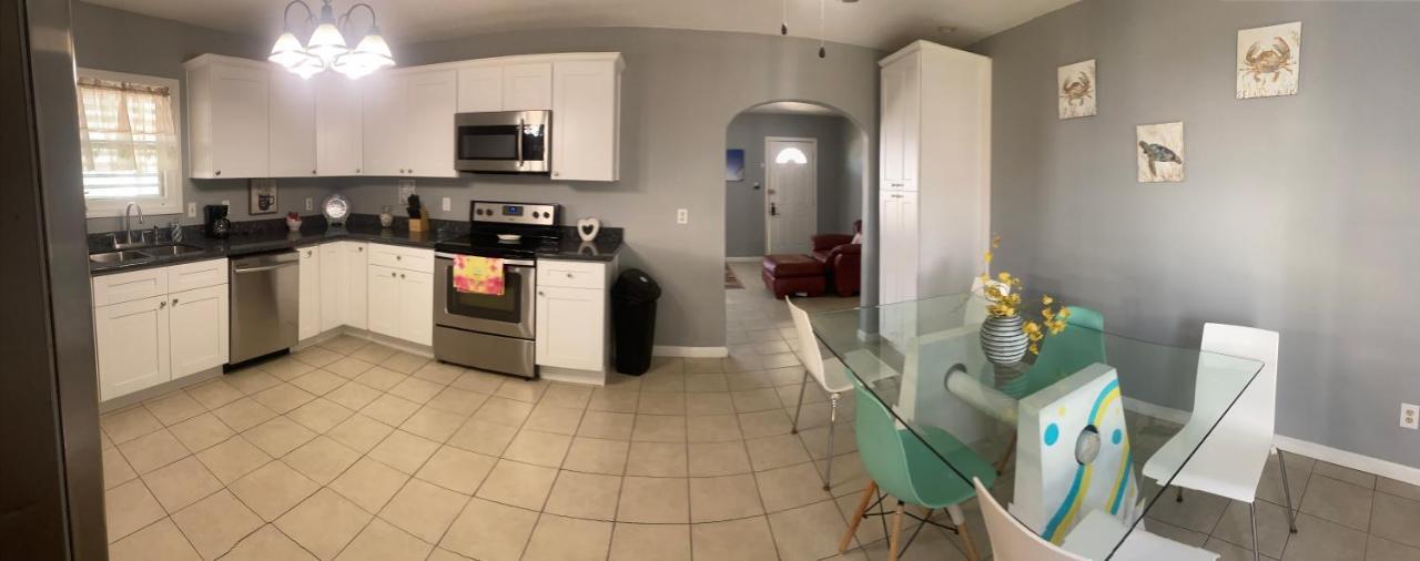 Coastal Breeze Unplugged Galveston Exterior photo